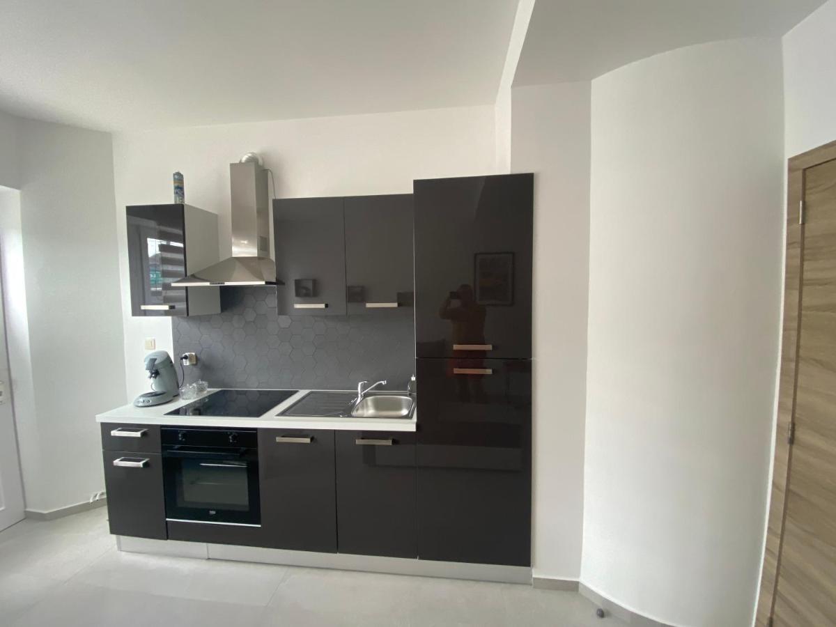 1-C Superbe Appartement Tres Calme Et Bien Decore Charleroi Ngoại thất bức ảnh